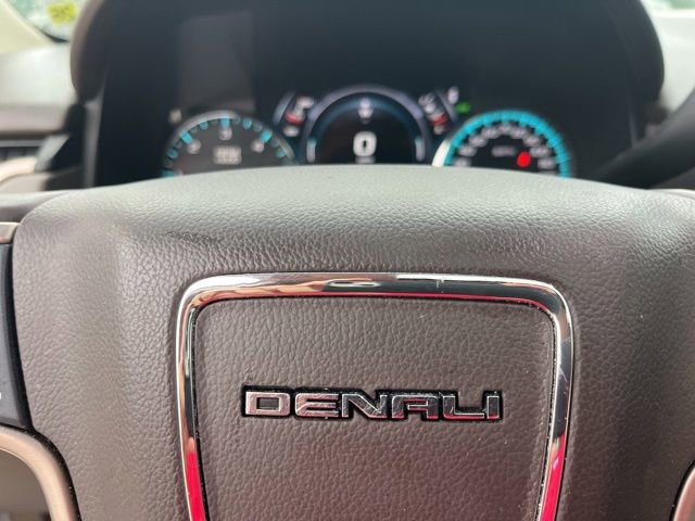 Used 2019 GMC Yukon Denali w/ Denali Ultimate Package RWD image 32