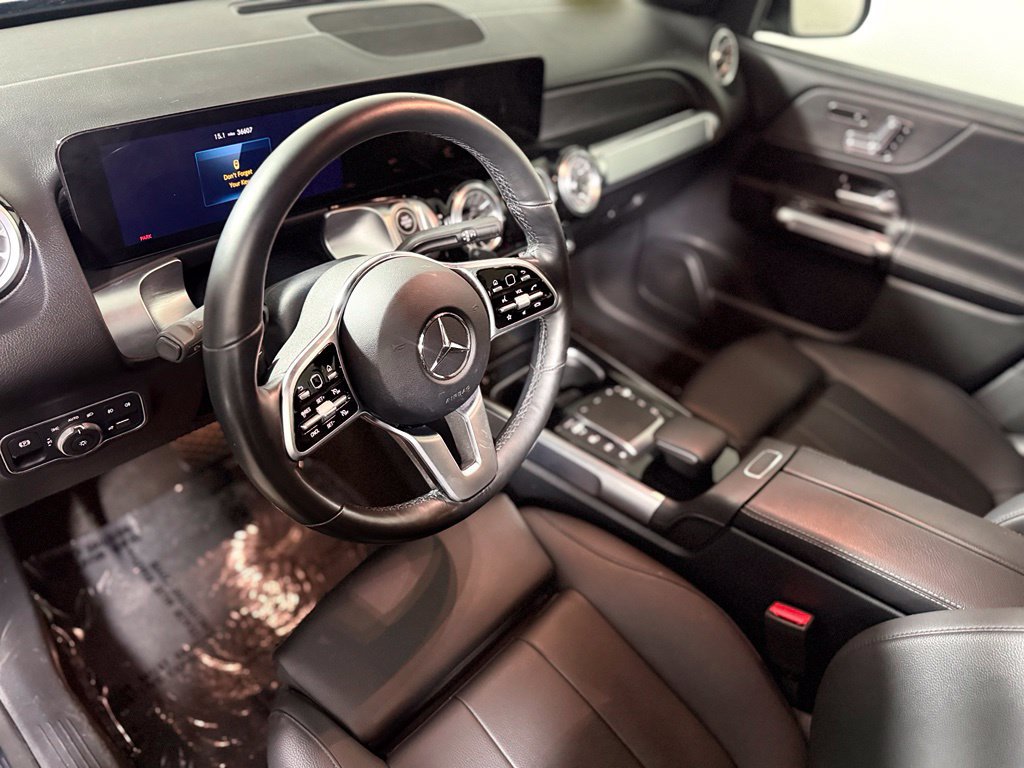Used 2023 Mercedes-Benz GLB 250 4MATIC w/ Premium Package image 20