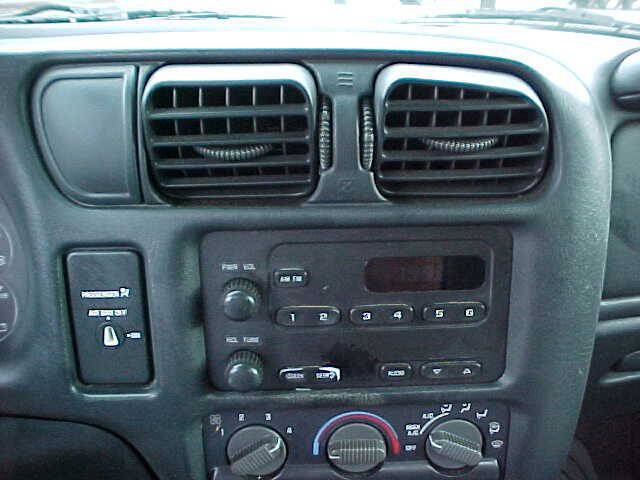 Used 2002 Chevrolet S10 Pickup 2WD Regular Cab image 35