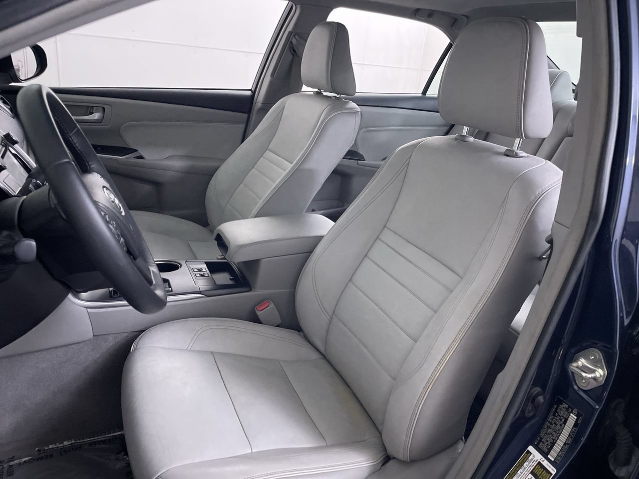 Used 2017 Toyota Camry XLE w/ Moonroof Package FWD image 12