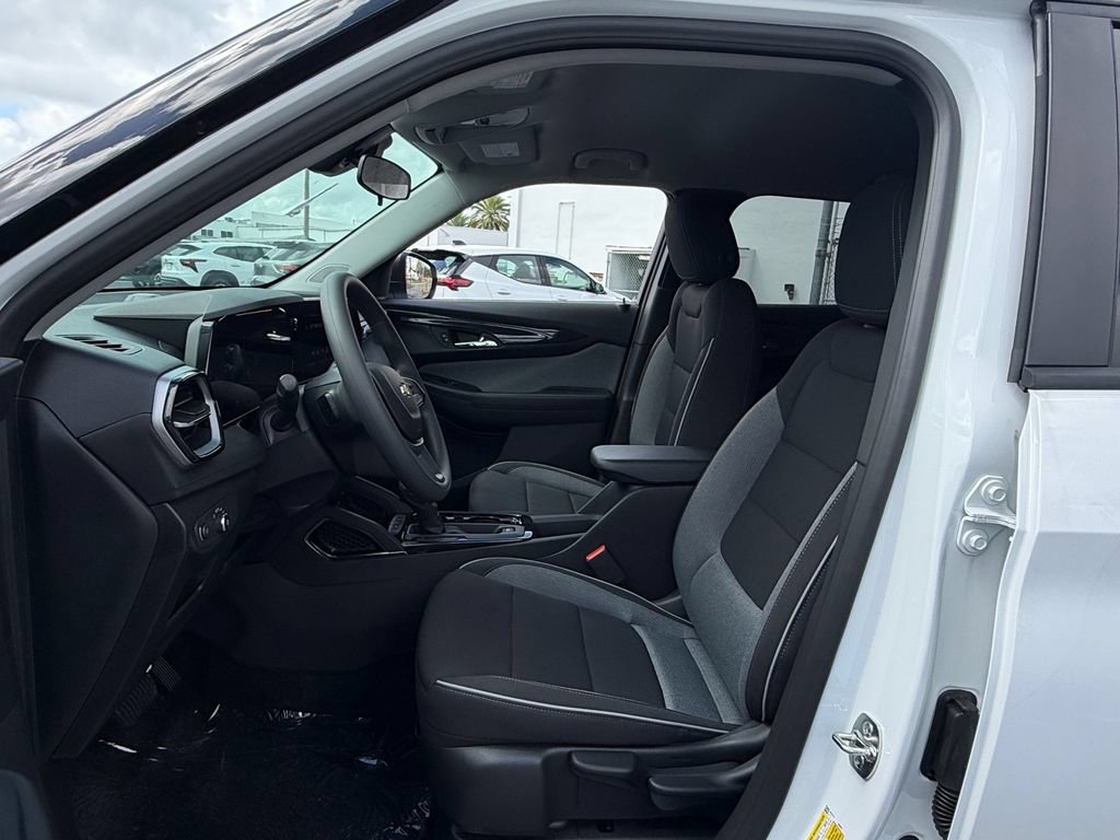 New 2026 Chevrolet TrailBlazer LS w/ LS Convenience Package FWD image 9