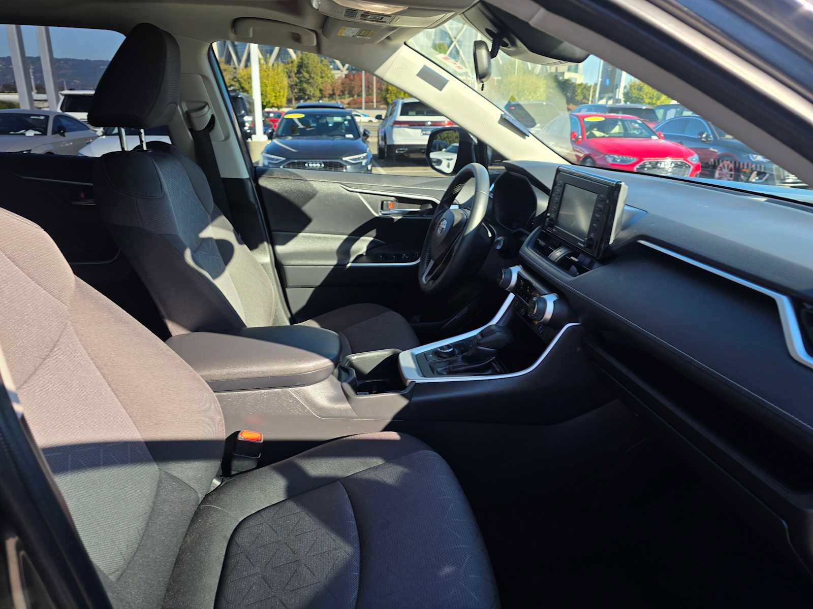 Used 2022 Toyota RAV4 XLE image 11