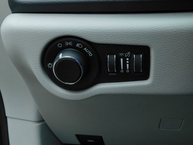 Certified 2020 Chrysler Voyager LX w/ Cold Weather Group image 38