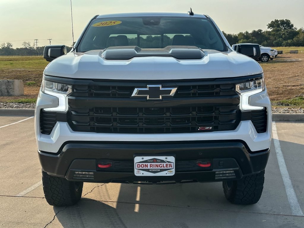 Used 2025 Chevrolet Silverado 1500 LT Trail Boss w/ LT Trail Boss Premium Package AWD/4WD image 8