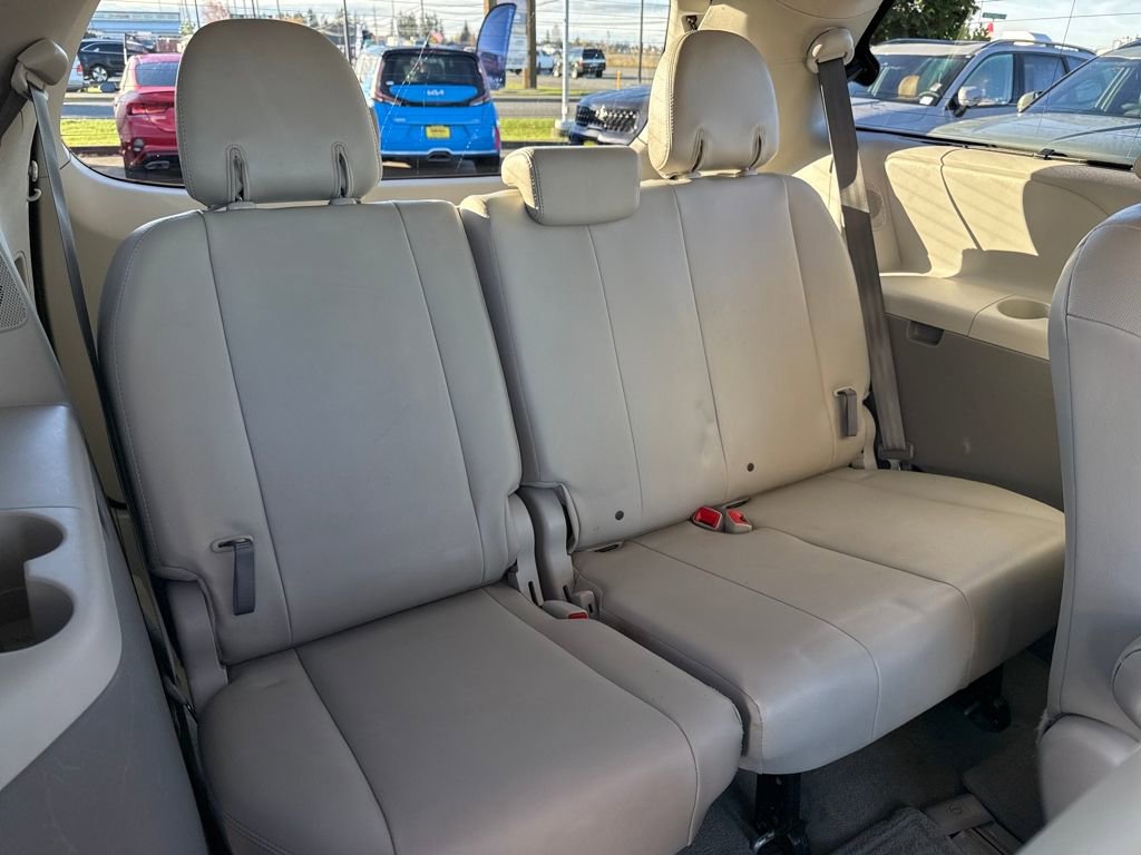 Used 2012 Toyota Sienna XLE image 16