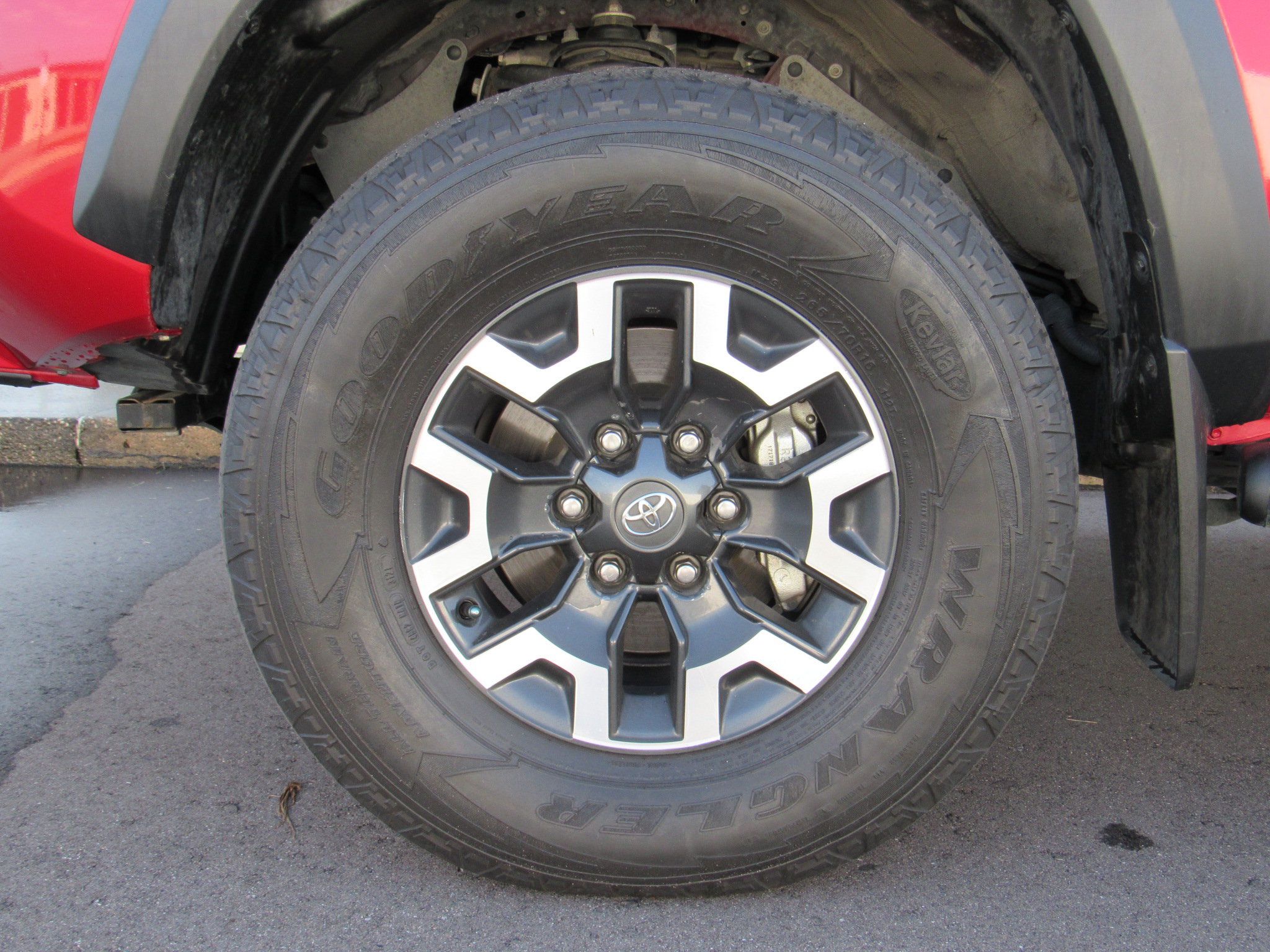 Used 2021 Toyota Tacoma TRD Off-Road w/ Blackout Package (TMS) AWD/4WD image 45