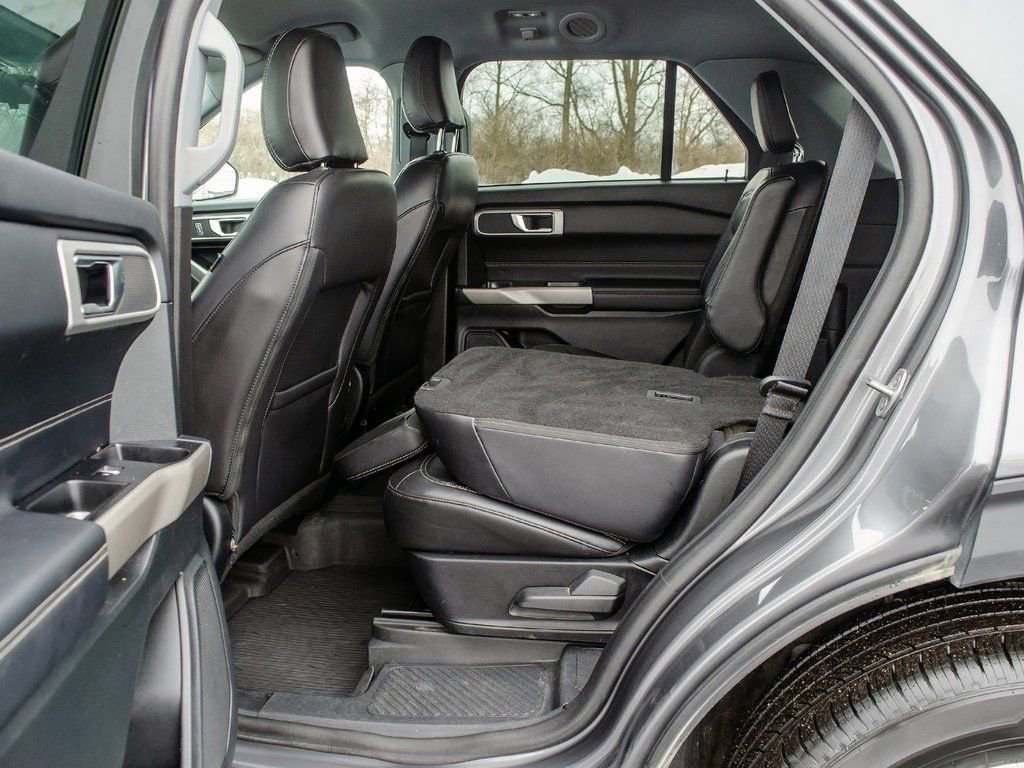 Used 2022 Ford Explorer XLT w/ Equipment Group 202A image 30