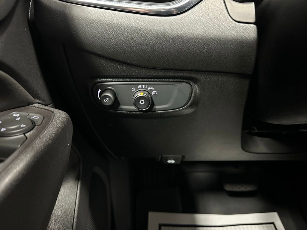 Used 2022 Chevrolet Equinox LT image 17