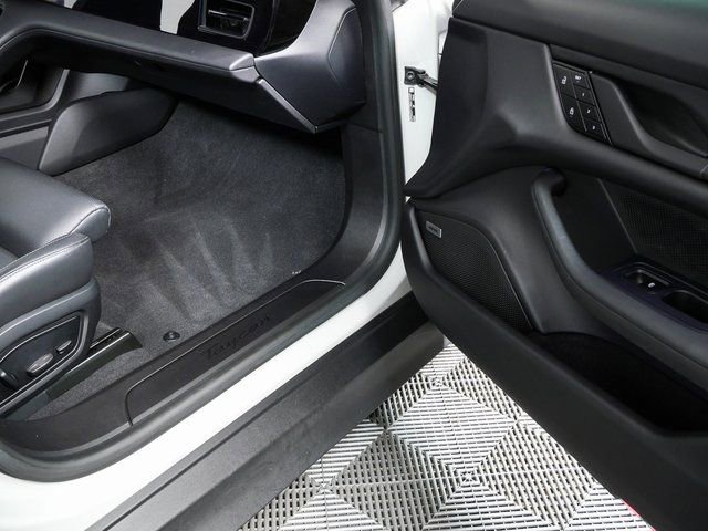 Certified 2024 Porsche Taycan image 27
