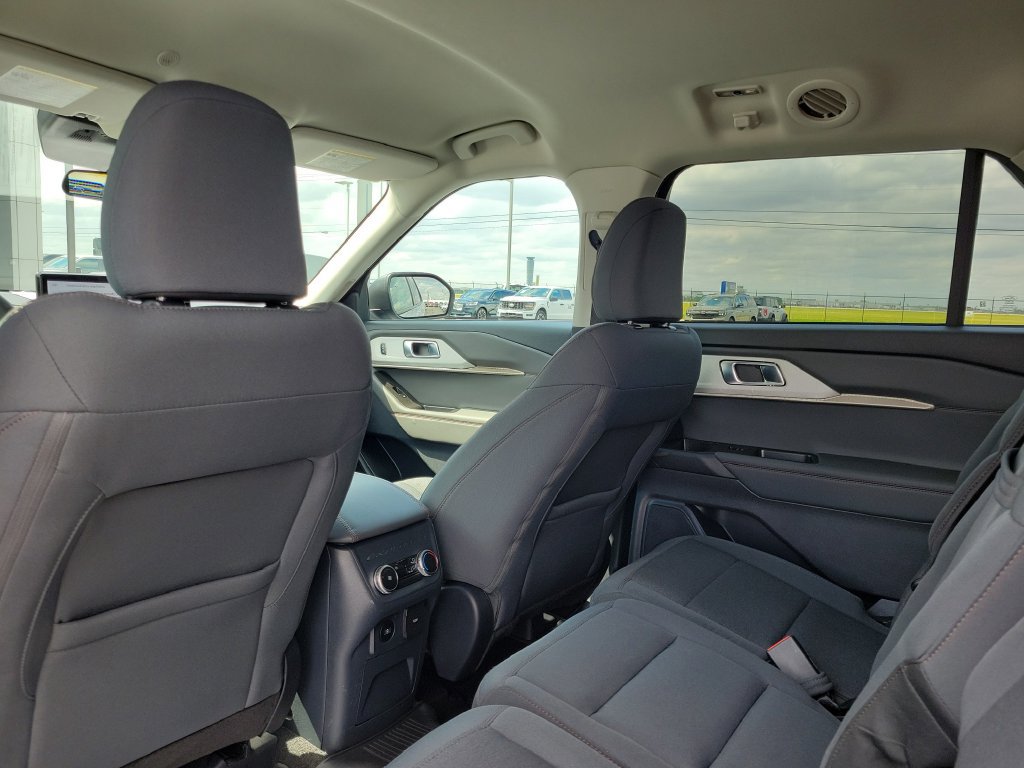 Certified 2025 Ford Explorer Active RWD image 17