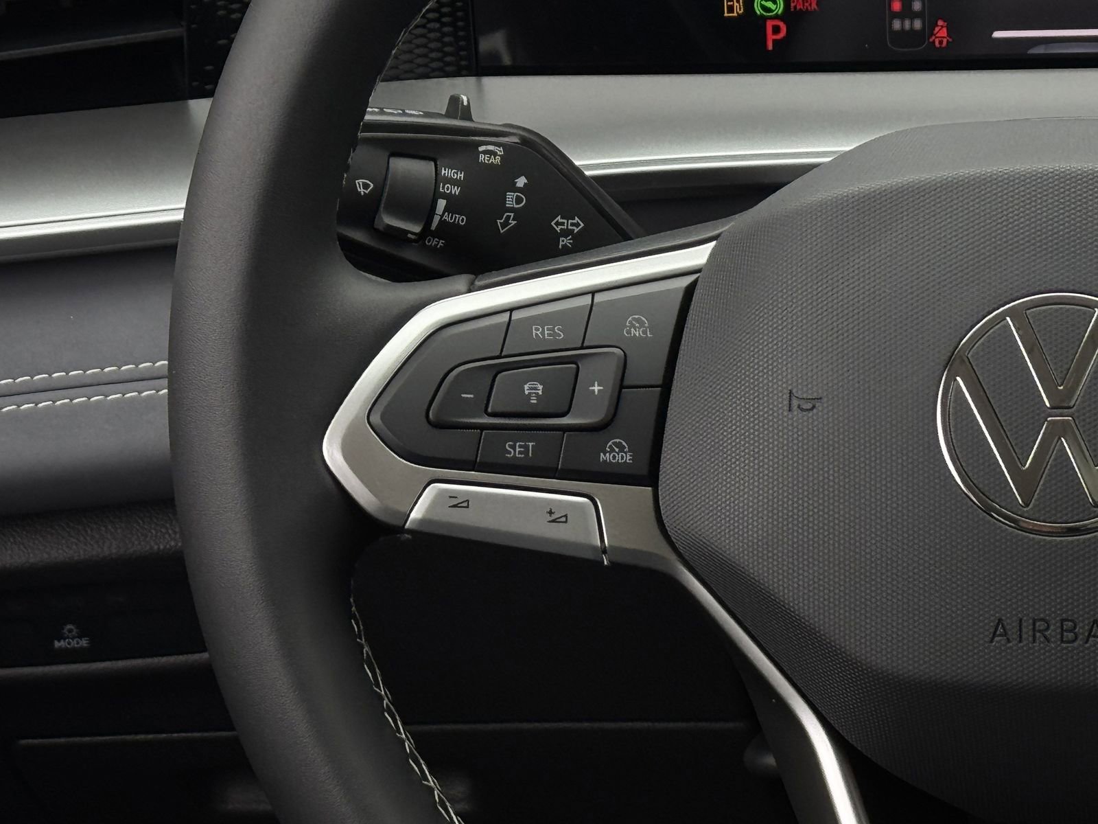 New 2026 Volkswagen Tiguan SE FWD image 15