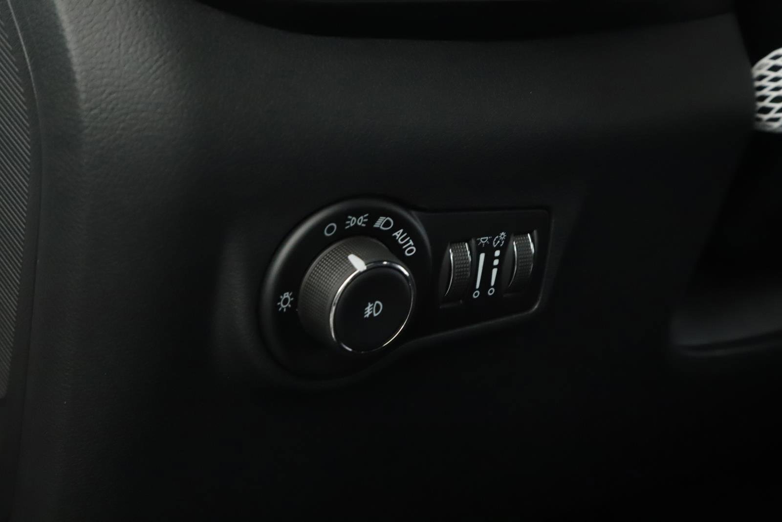 New 2026 Jeep Compass Limited w/ Sun, Sound & Navigation Group image 9