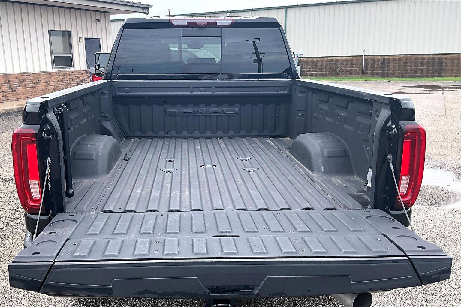 Used 2023 GMC Sierra 2500 Denali w/ Denali Ultimate Package AWD/4WD image 19