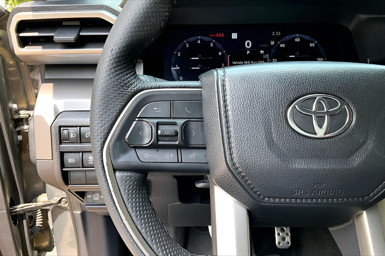 Used 2024 Toyota Tacoma TRD Sport AWD/4WD image 10