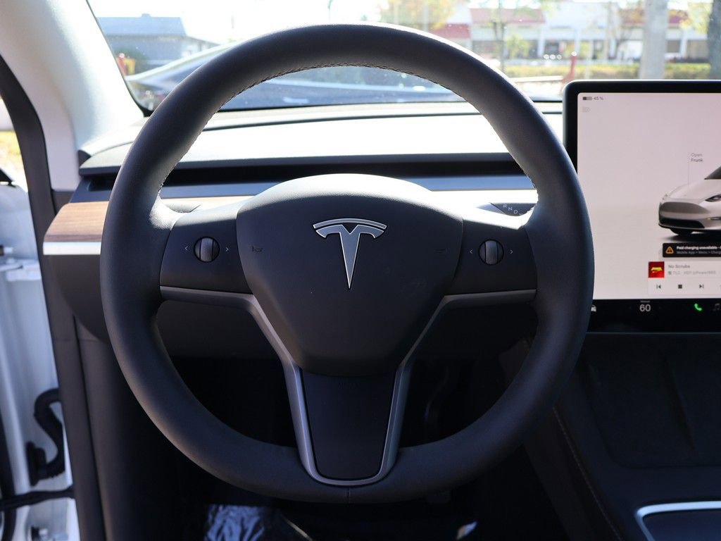 Used 2025 Tesla Model Y Long Range image 41