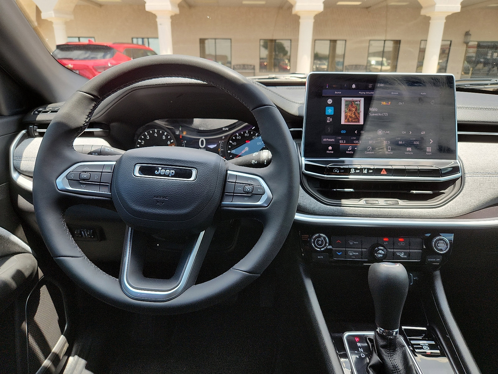 Used 2024 Jeep Compass Latitude image 9