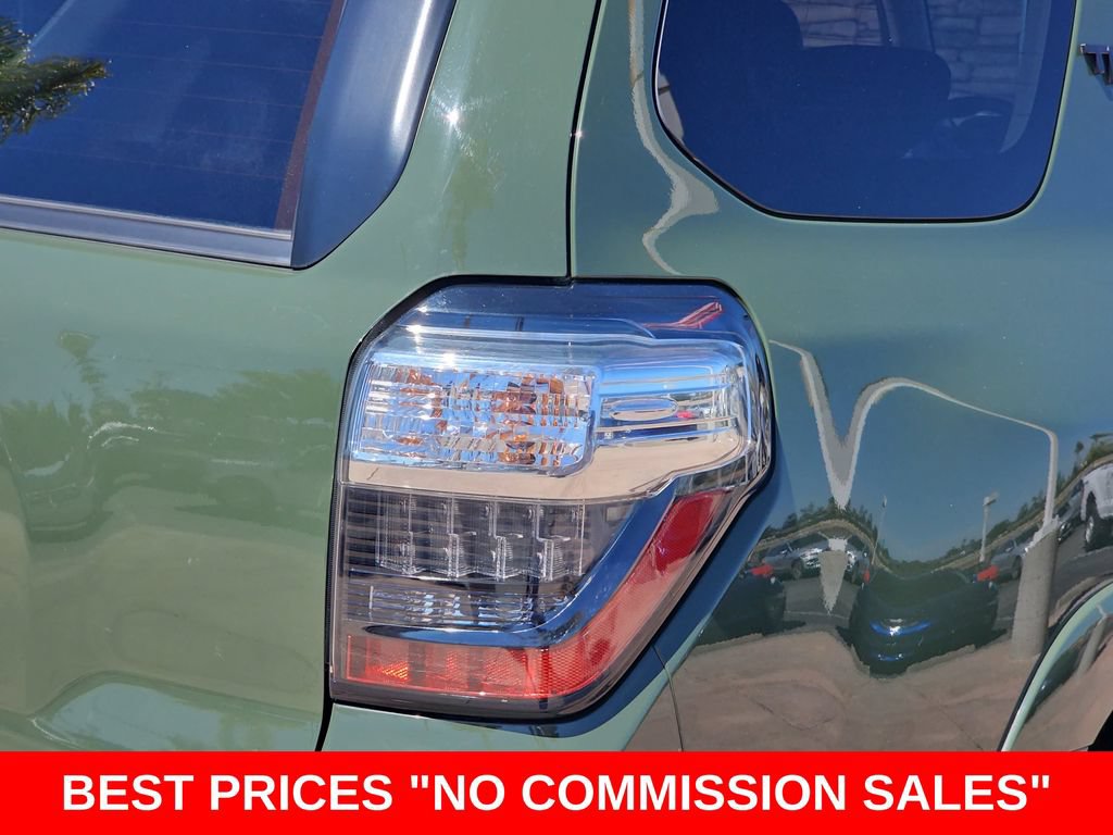 Used 2022 Toyota 4Runner TRD Off-Road Premium w/ TRD Black Wheel Package (TMS) AWD/4WD image 39