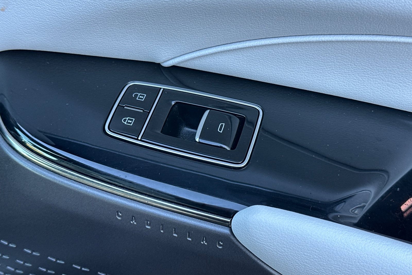 Certified 2025 Cadillac Lyriq Luxury image 21