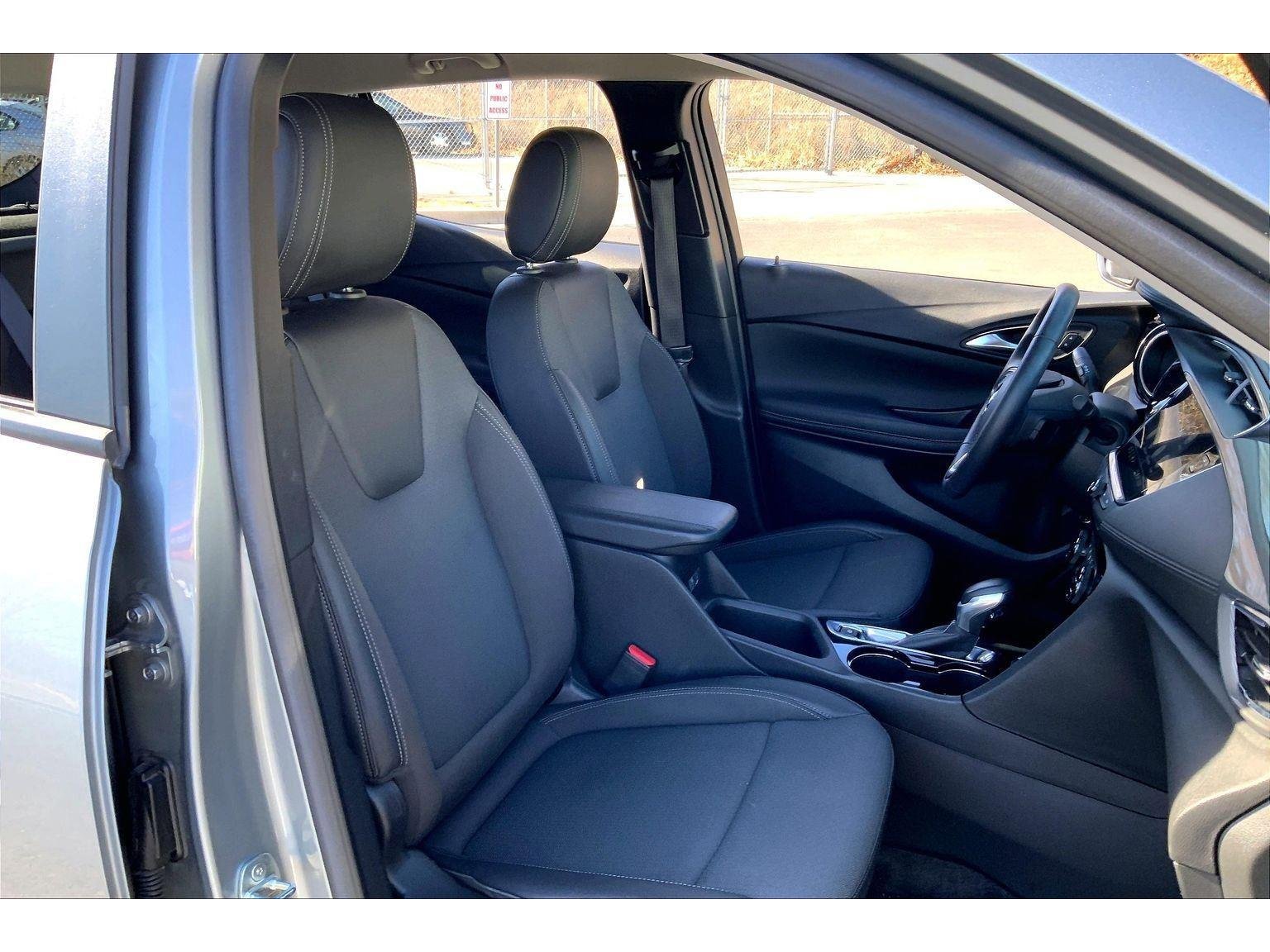 Used 2023 Buick Encore GX Select w/ Sport Touring Package image 7