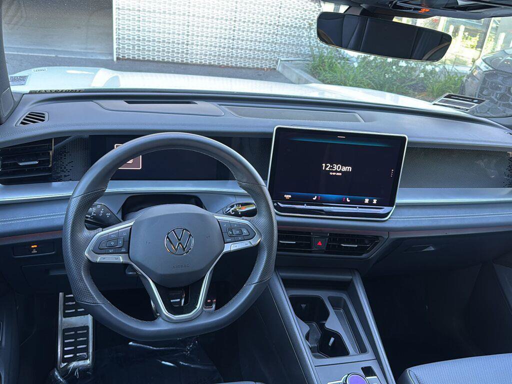 Used 2026 Volkswagen Tiguan SE R-Line AWD/4WD image 10