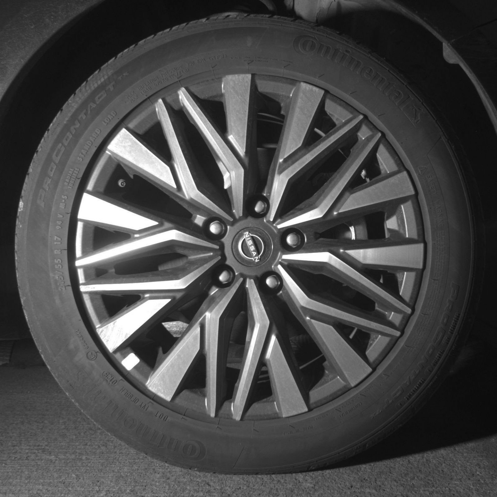 Used 2025 Nissan Altima 2.5 SV FWD image 15