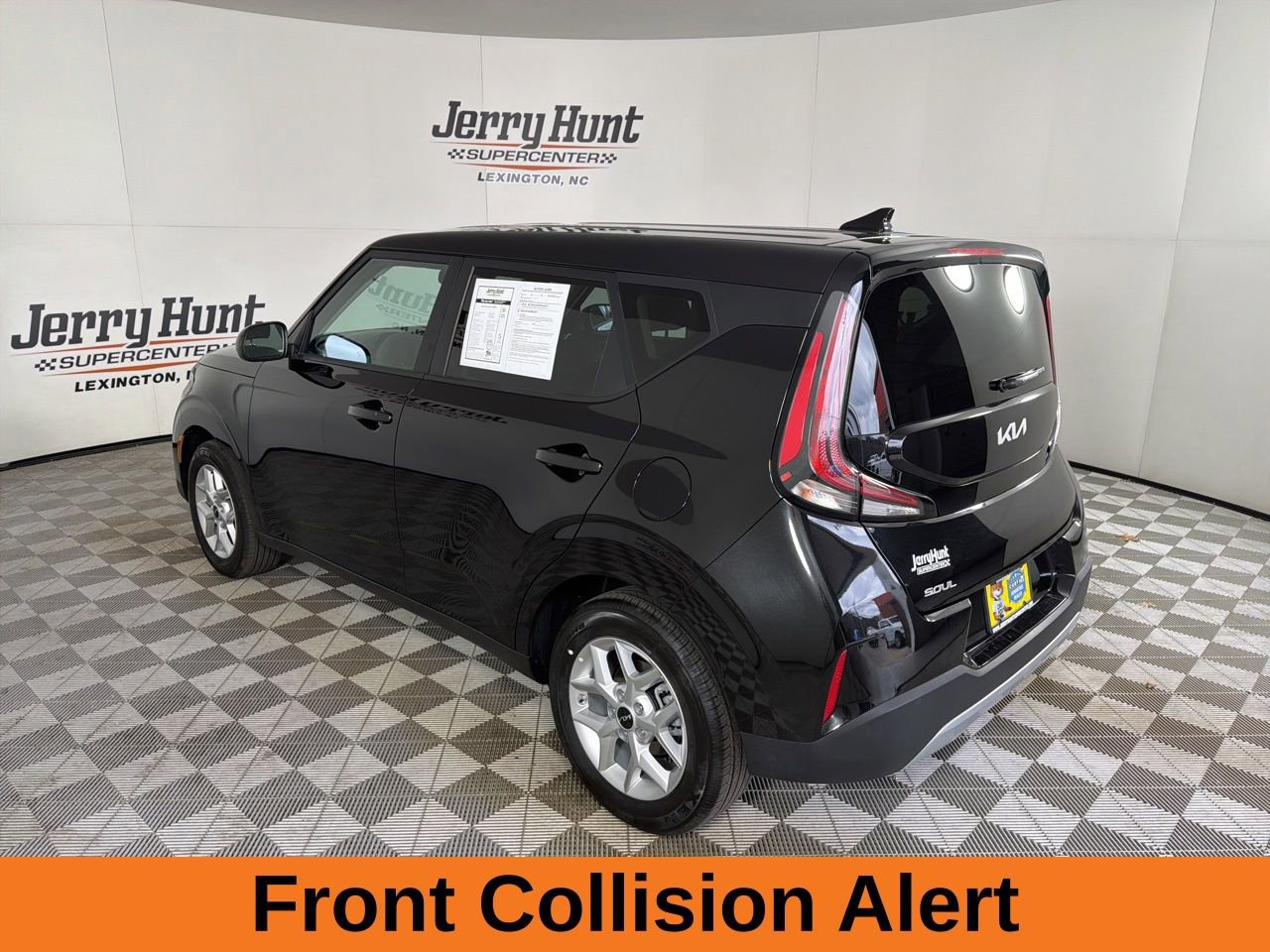 Used 2025 Kia Soul LX image 7