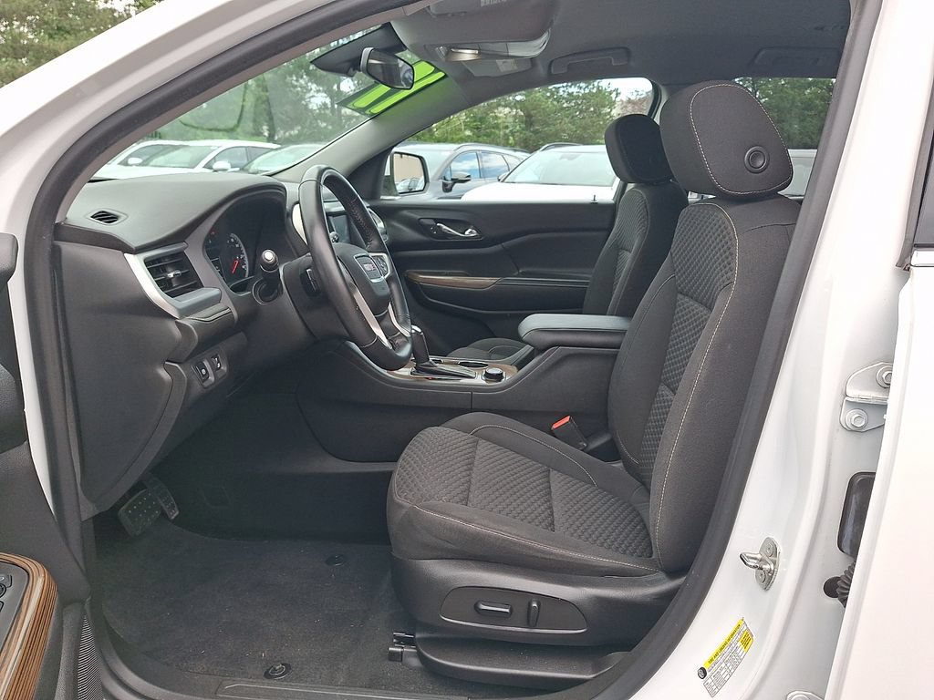 Used 2017 GMC Acadia SLE FWD image 16