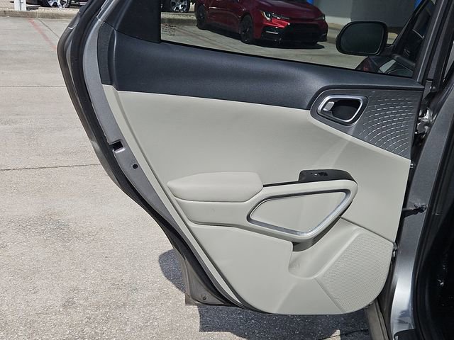 Used 2023 Kia Soul LX FWD image 12