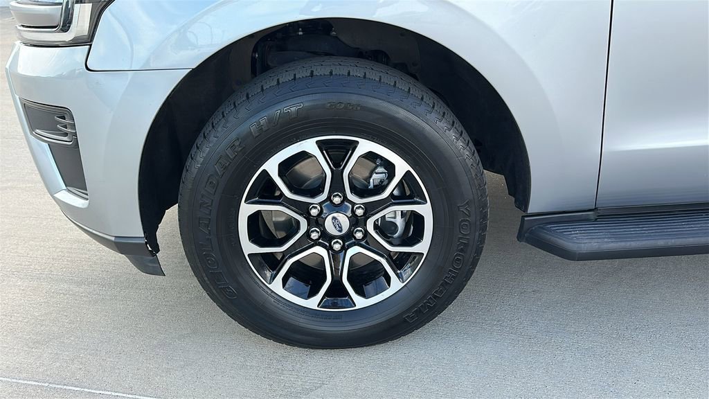 Used 2022 Ford Expedition XLT image 6