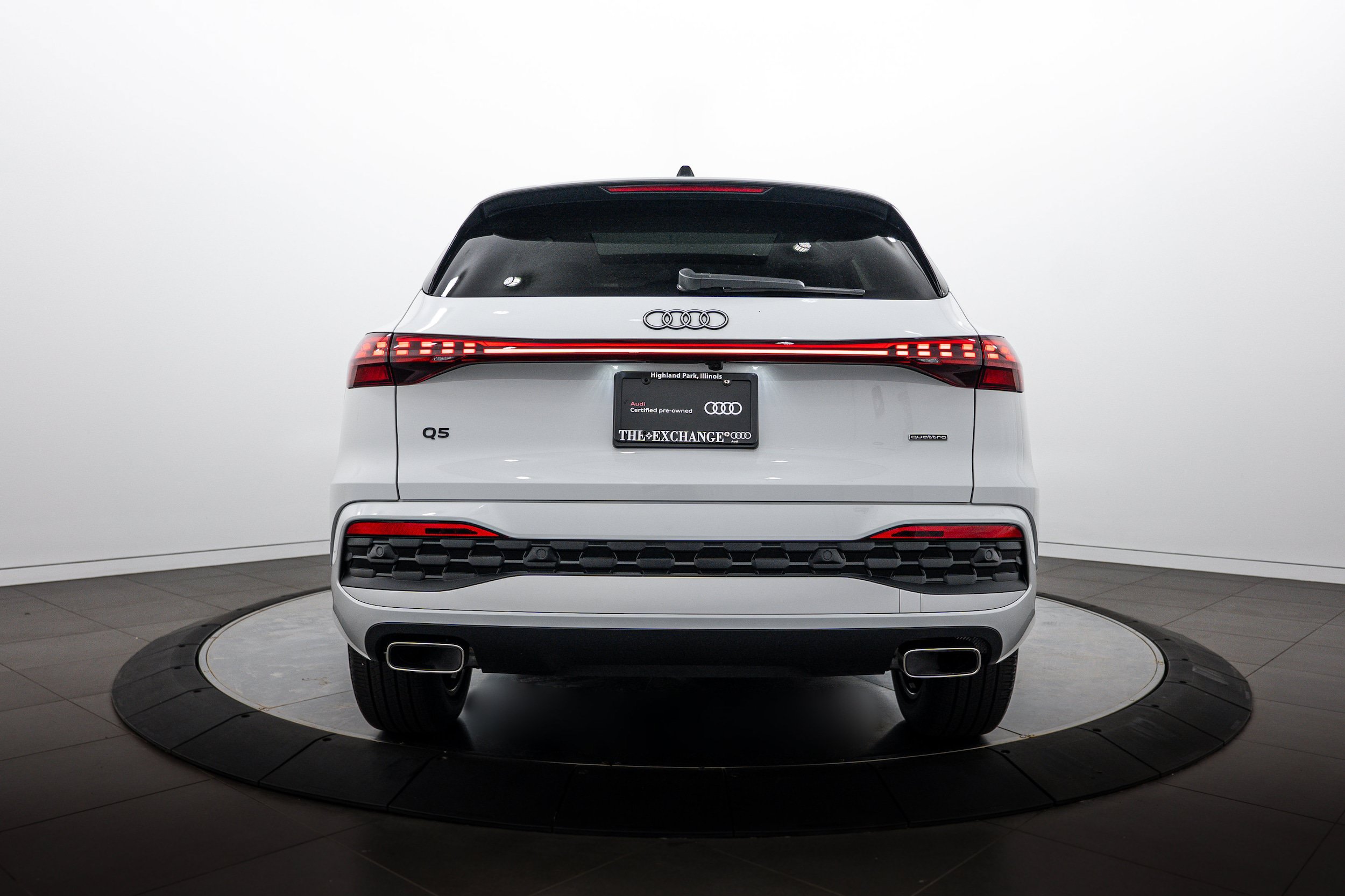 Used 2025 Audi Q5 Premium Plus w/ Premium Plus AWD/4WD image 21