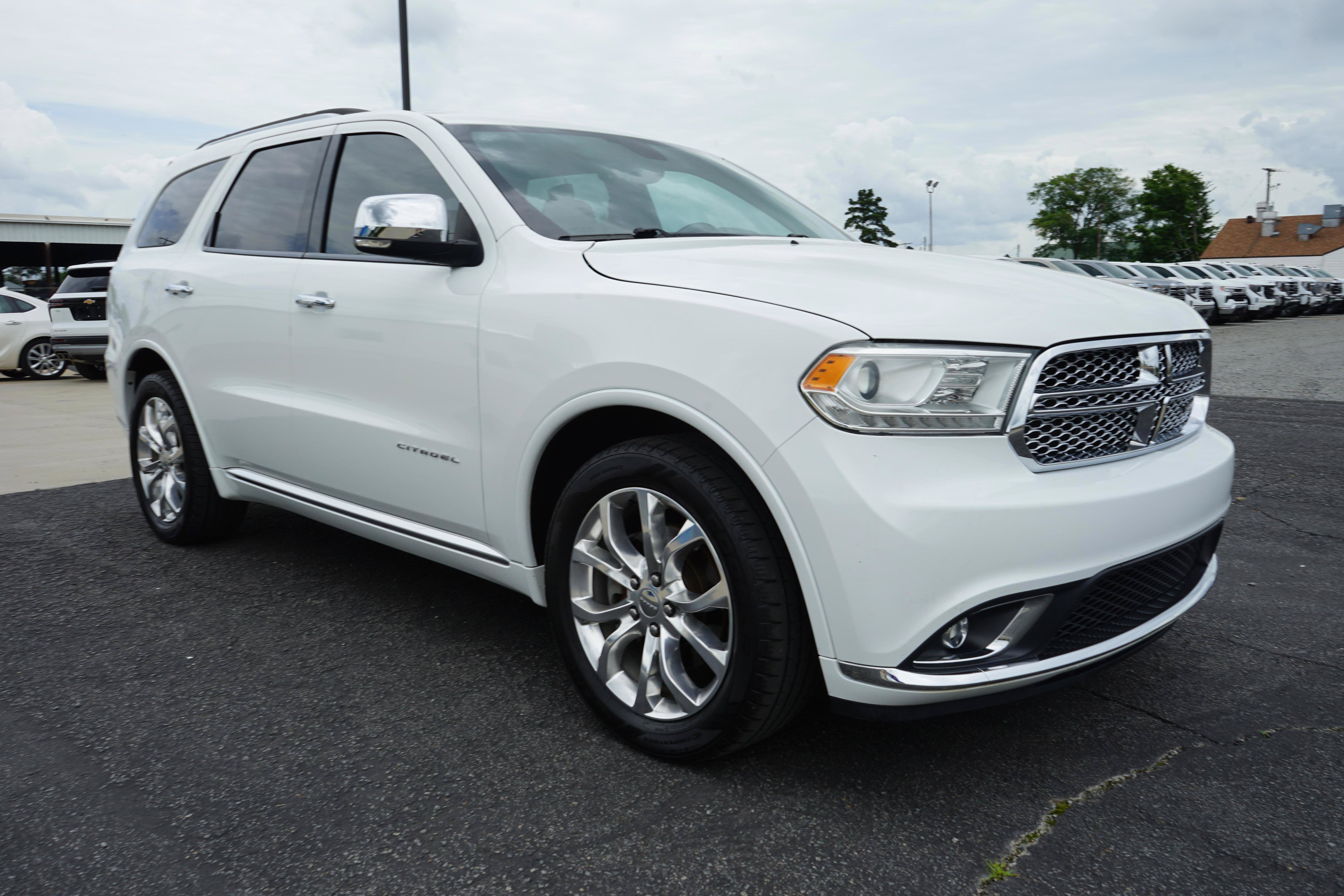 Used 2017 Dodge Durango Citadel w/ Premium Entertainment Group RWD image 7