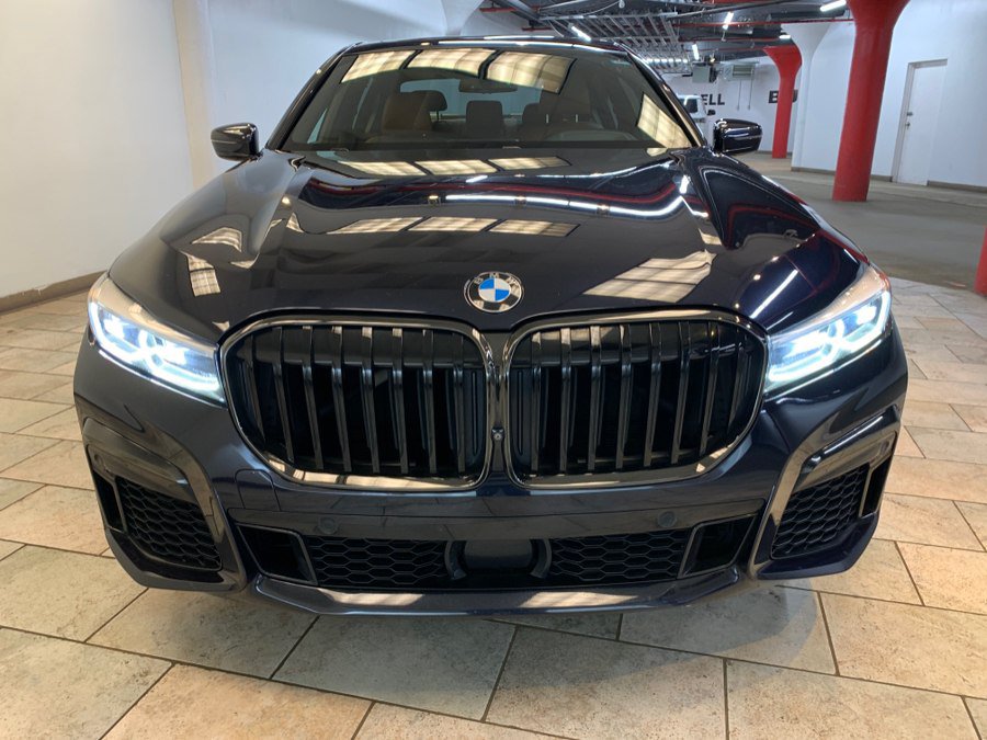 Used 2021 BMW 750i xDrive w/ Executive Package AWD/4WD image 4