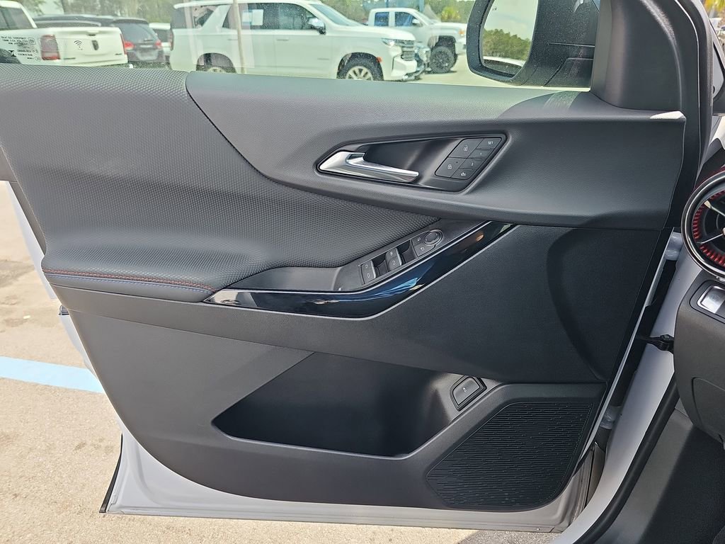 Used 2025 Chevrolet Equinox RS w/ Safety and Technology Package image 30