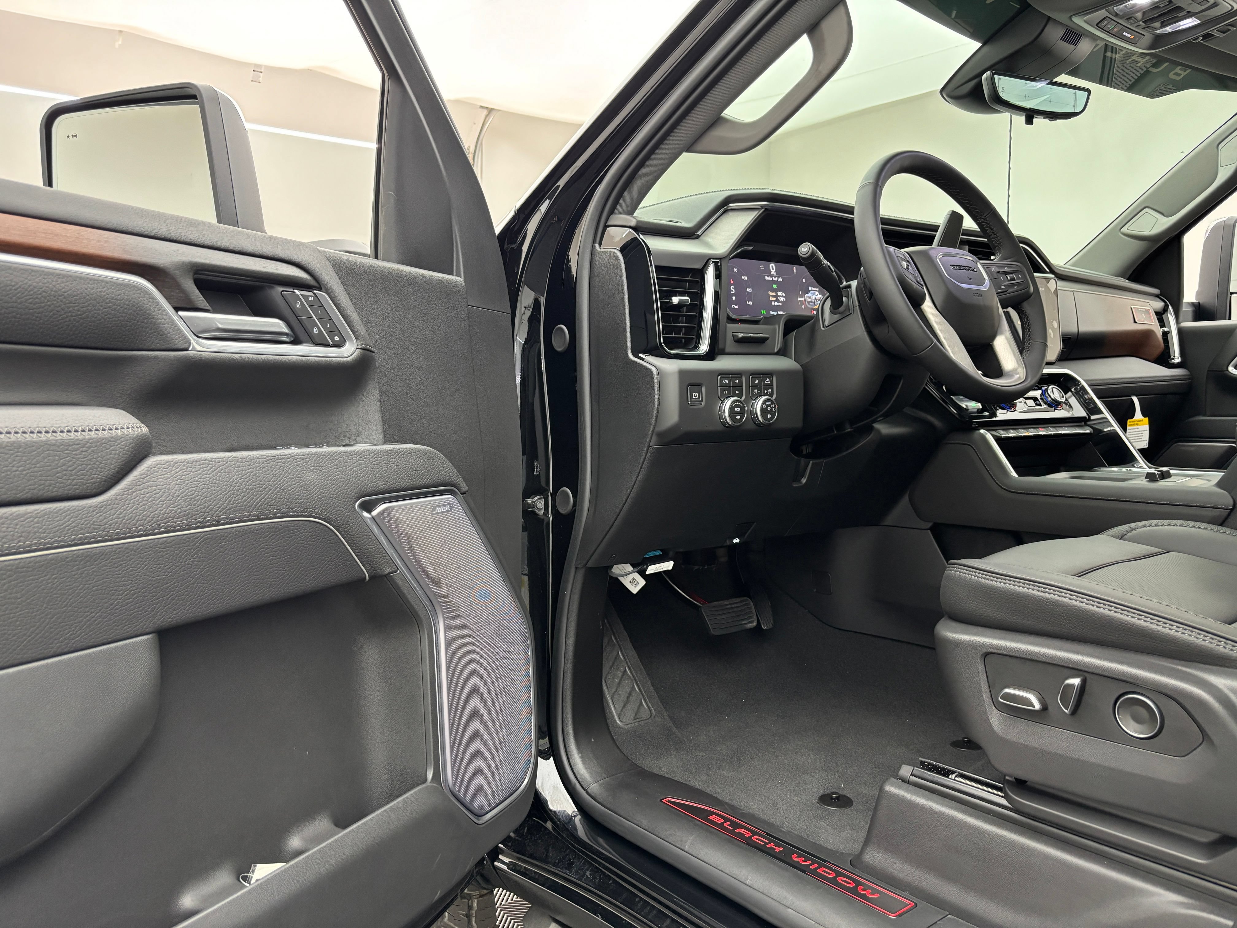 New 2026 GMC Sierra 2500 Denali w/ Denali Reserve Package AWD/4WD image 18