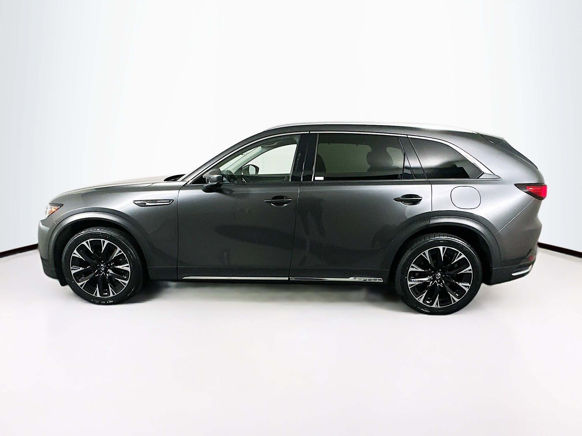 Used 2024 MAZDA CX-90 Plug-In Hybrid w/ Premium Pkg image 4