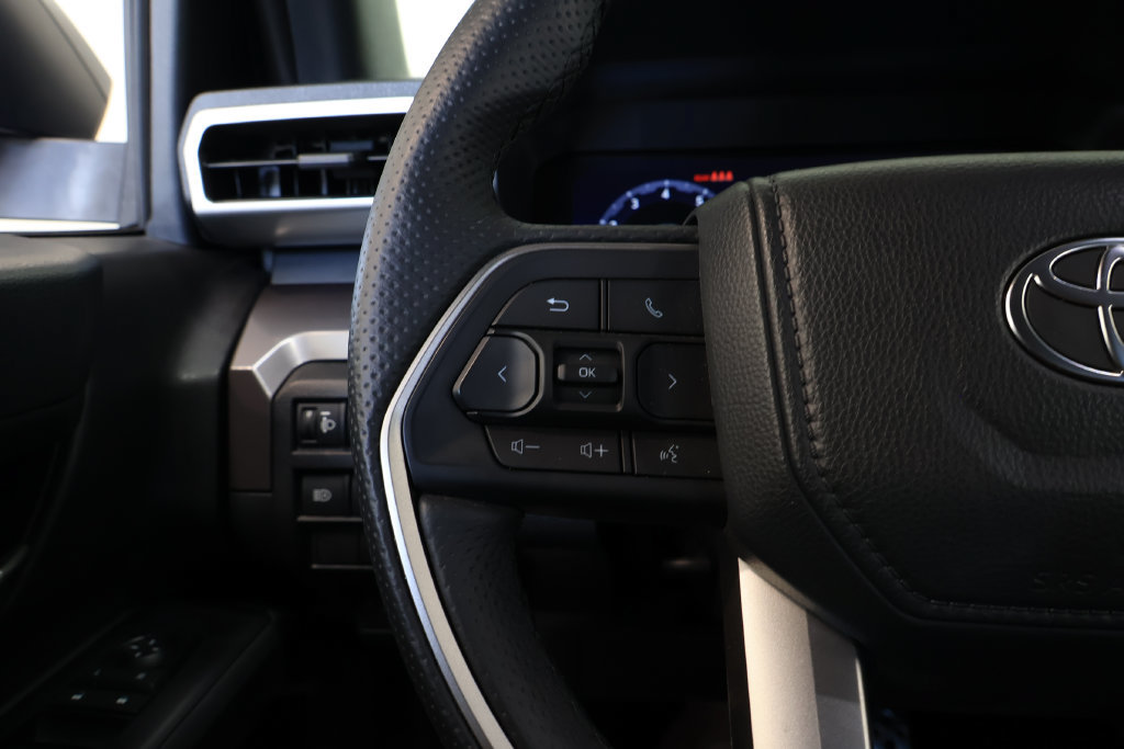 Used 2025 Toyota Tacoma TRD Sport AWD/4WD image 27
