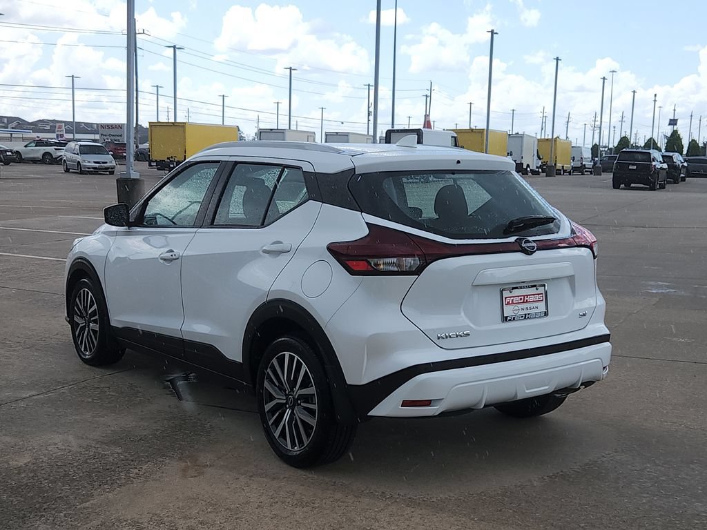 Used 2024 Nissan Kicks SV FWD image 7
