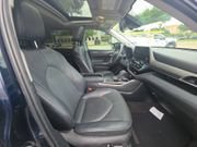 Used 2023 Toyota Highlander Limited FWD image 13