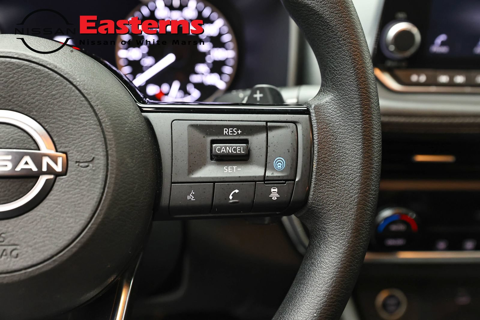 Used 2023 Nissan Rogue SV AWD/4WD image 16