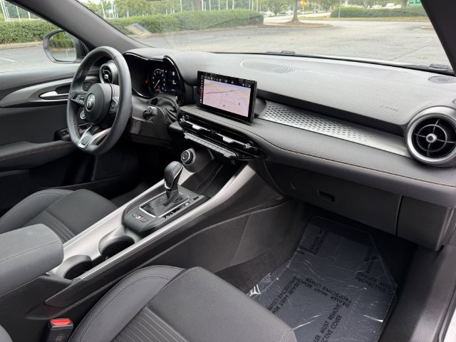 Used 2025 Alfa Romeo Tonale AWD/4WD image 29