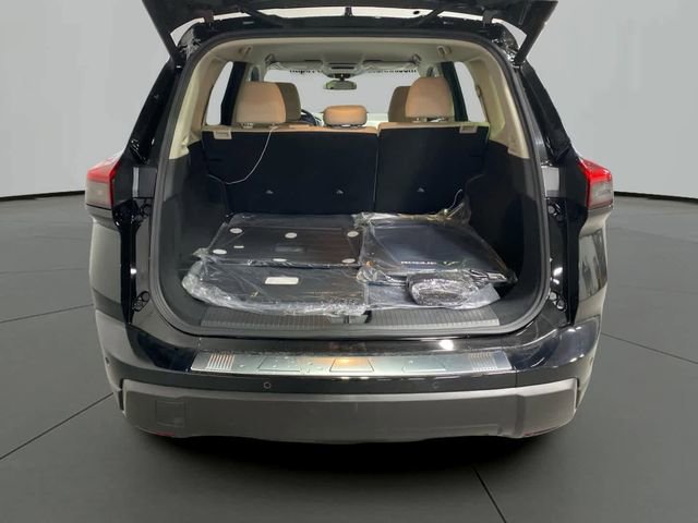 Certified 2025 Nissan Rogue SV image 14