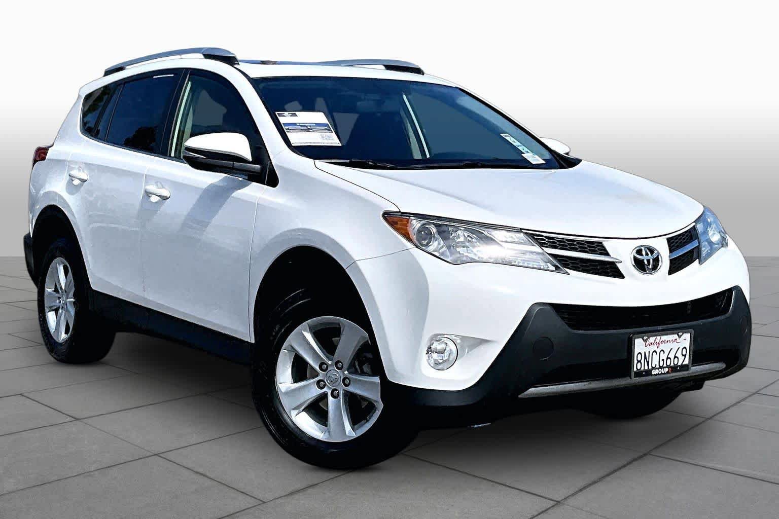 Used 2013 Toyota RAV4 XLE AWD/4WD image 2