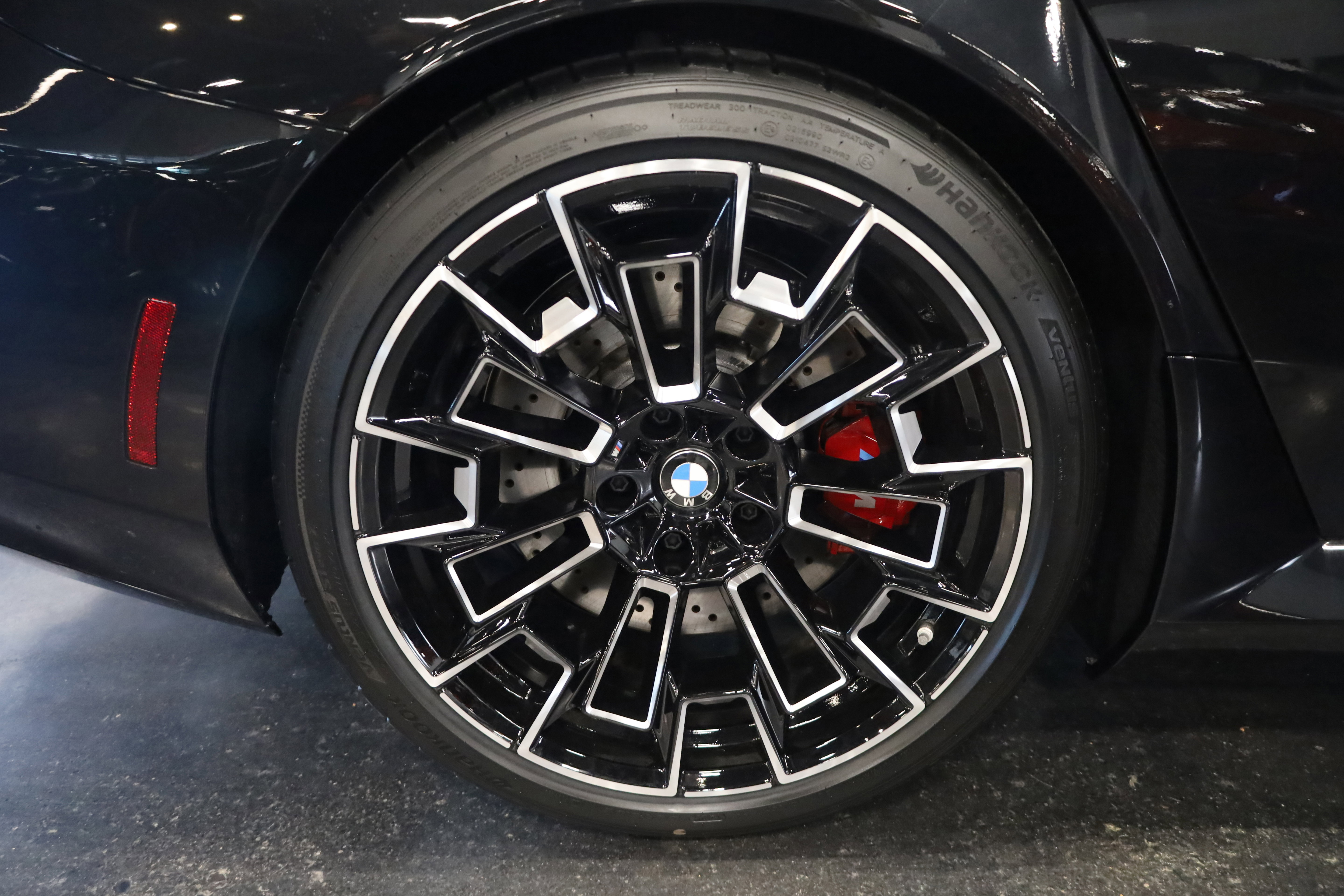 Used 2025 BMW M5 Touring w/ M Driver's Package image 11