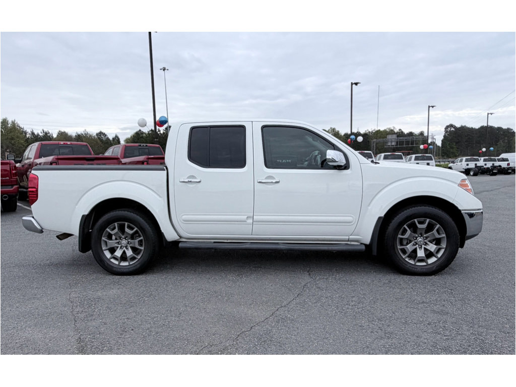 Used 2017 Nissan Frontier SL image 4