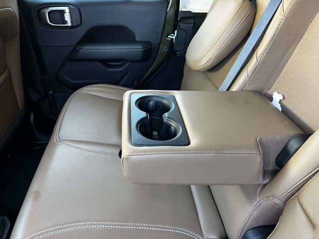 Used 2023 Jeep Wrangler Unlimited Sahara w/ Cold Weather Group AWD/4WD image 10