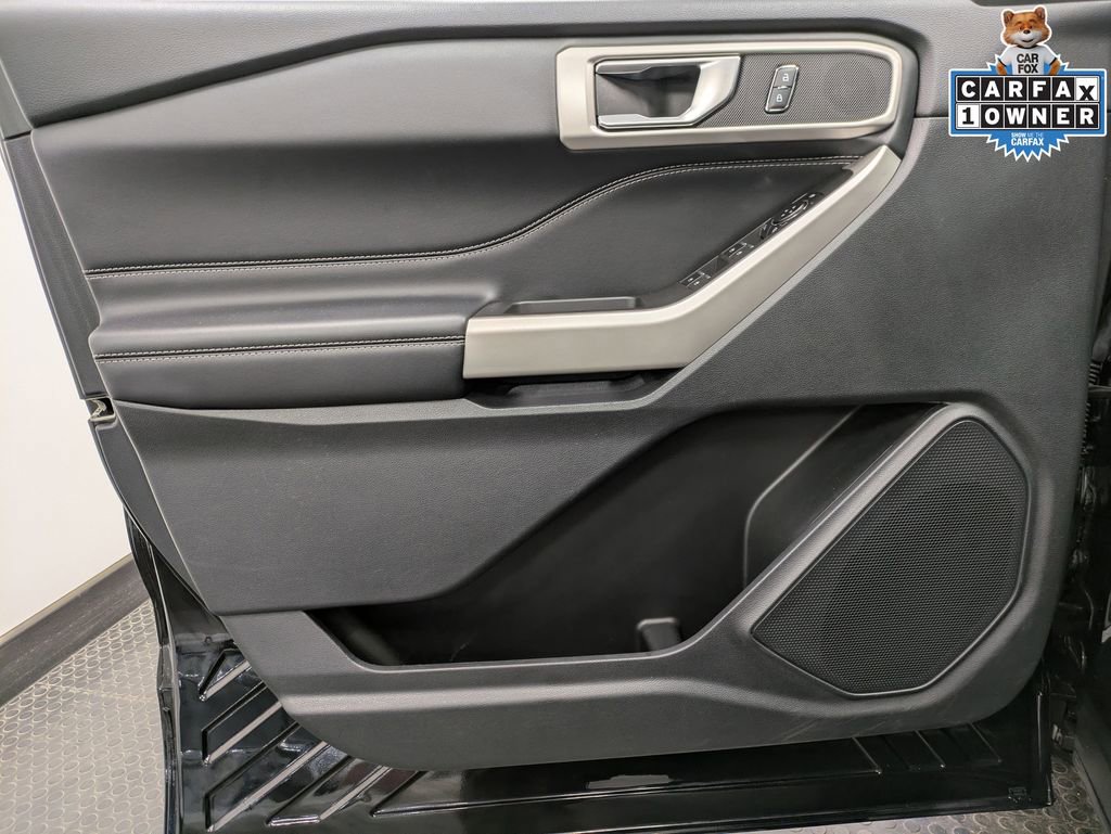 Used 2022 Ford Explorer XLT w/ Equipment Group 202A AWD/4WD image 8