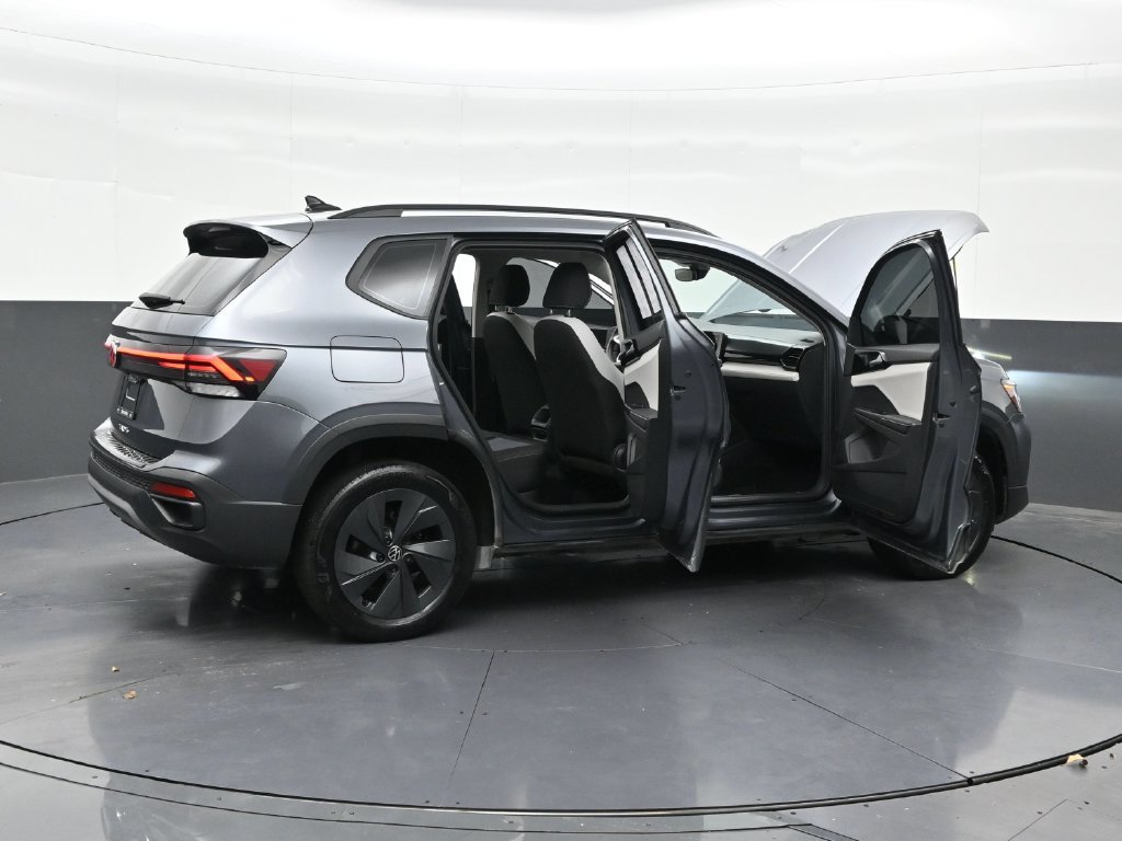 Used 2025 Volkswagen Taos S FWD image 31