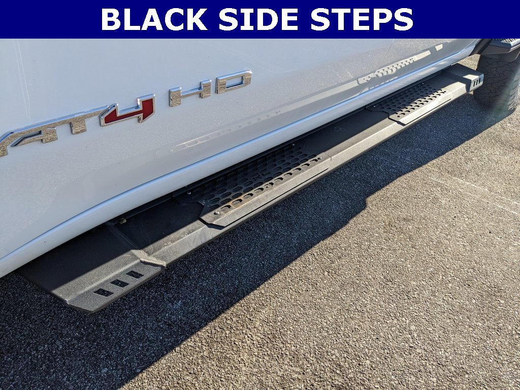 Used 2024 GMC Sierra 2500 AT4 image 8