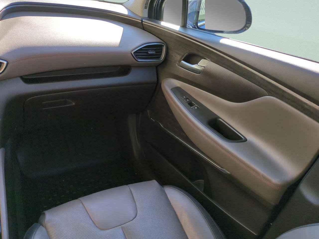 Used 2020 Hyundai Santa Fe Limited image 17