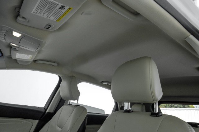 Used 2019 Ford Edge Titanium FWD image 34